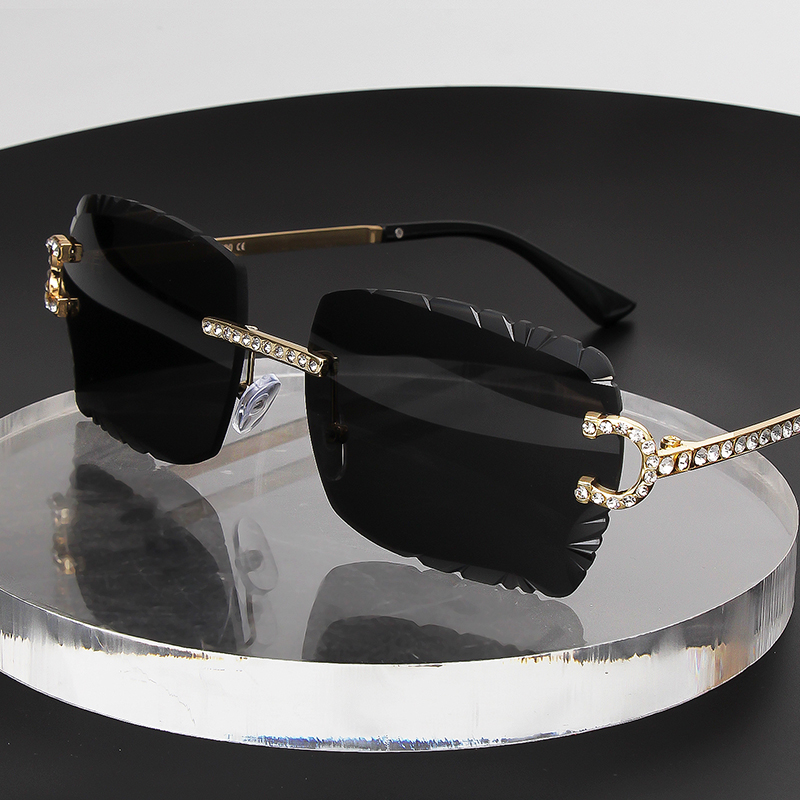 Modne kwadratowe okulary przec – Luxury Lifestyle Store recenzja i cena
